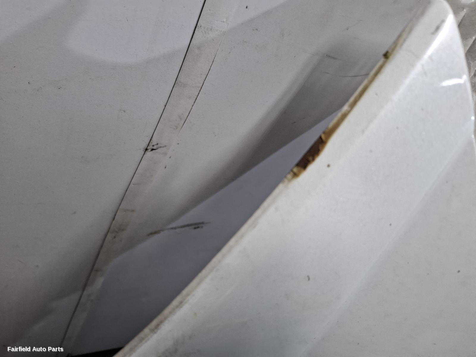 2002-2004 Nissan Elgrand Right Guard