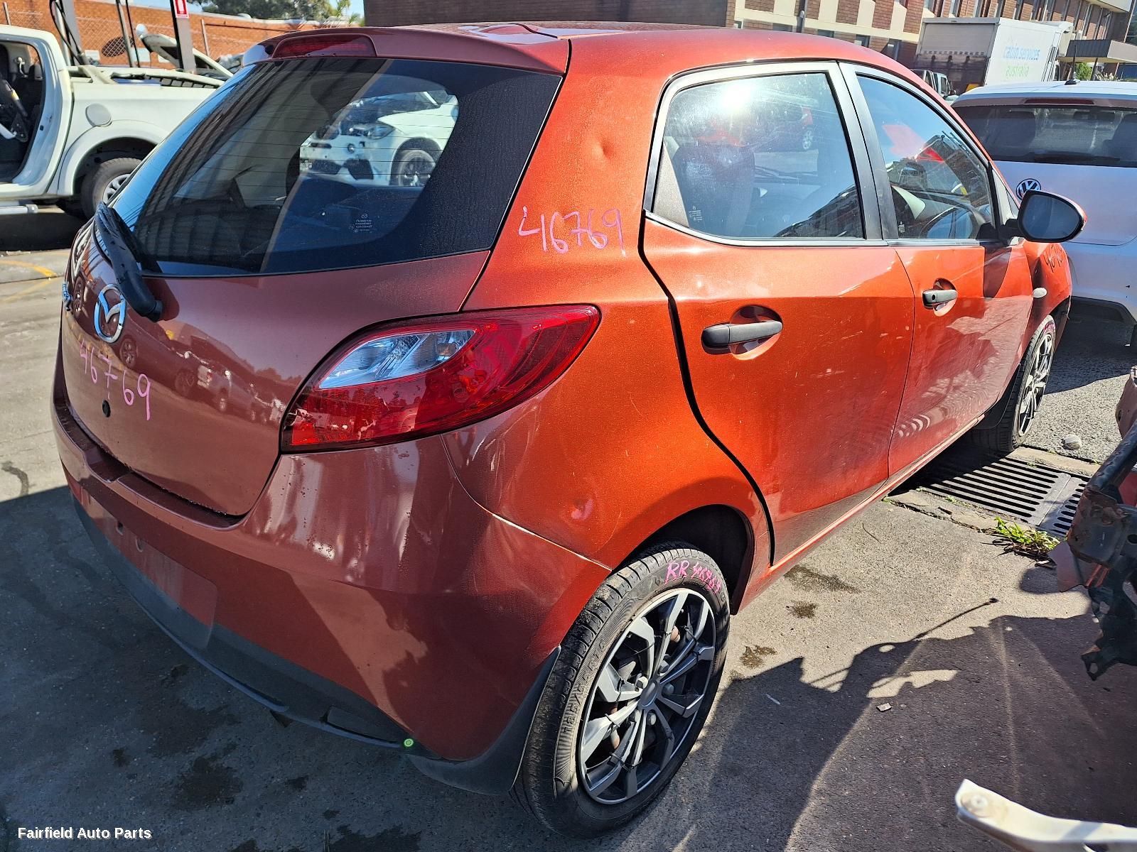 2010 Mazda 2 Left Guard
