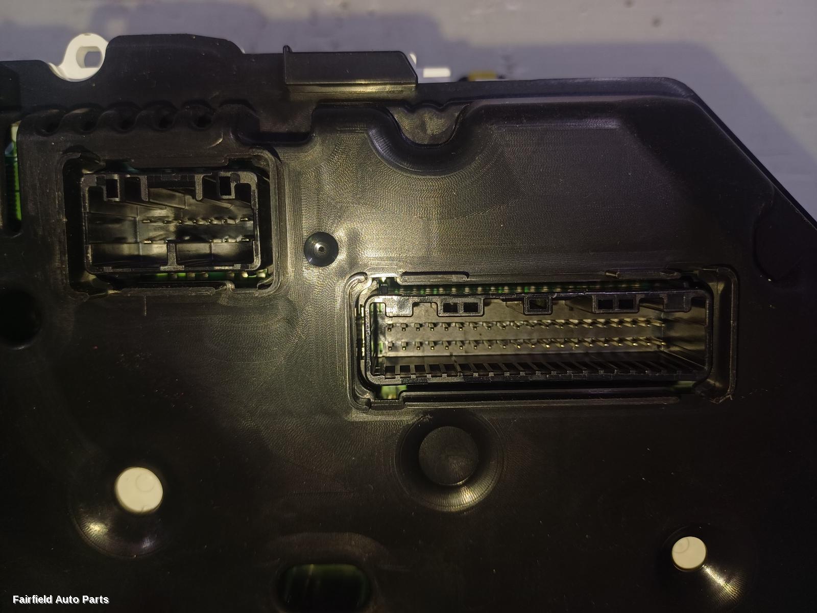 2011-2014 Toyota Yaris Instrument Cluster
