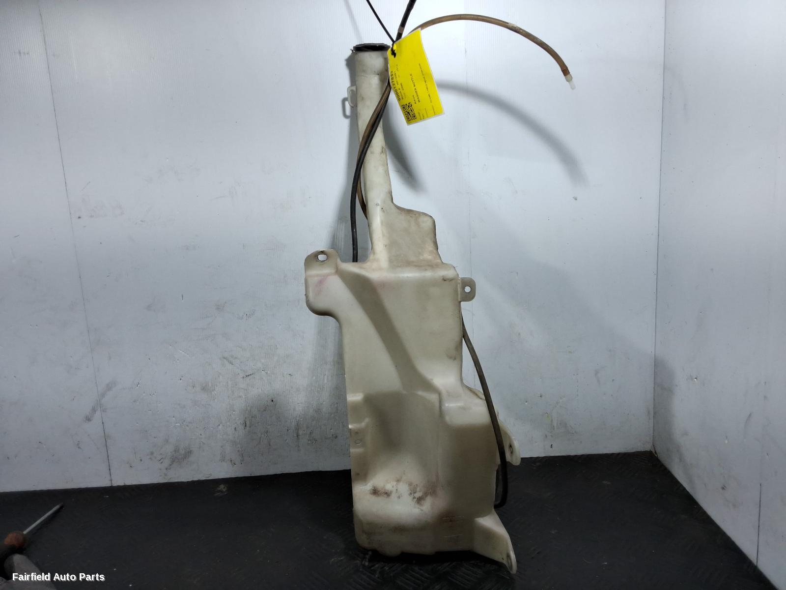 2000-2005 Toyota Rav4 Washer Bottle