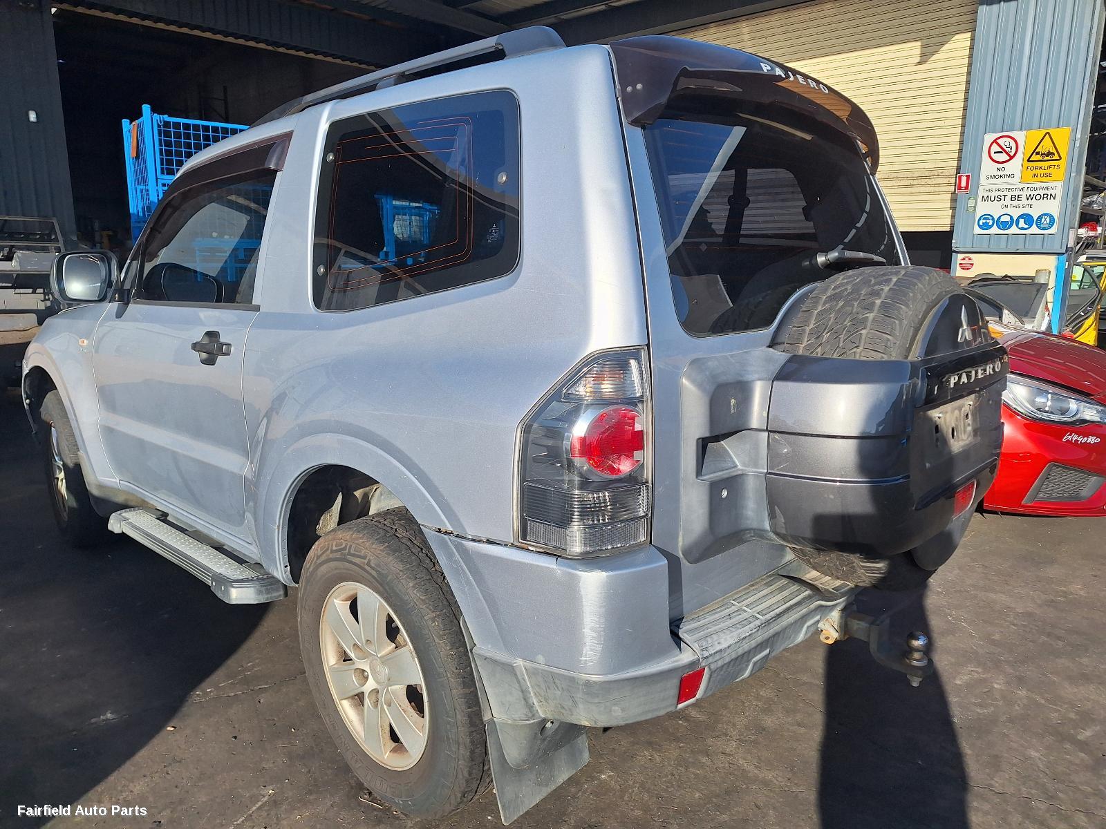 2006-2008 Mitsubishi Pajero Bootlid Tailgate