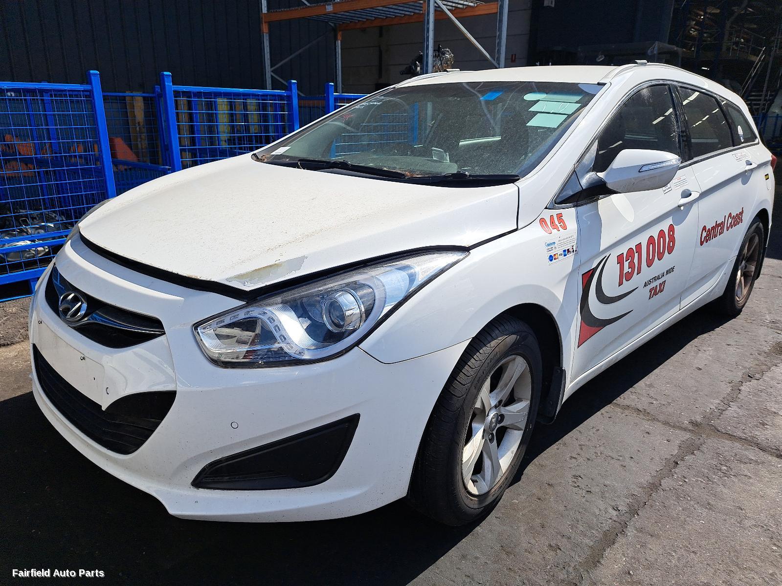 2014 Hyundai I40 Rear Garnish