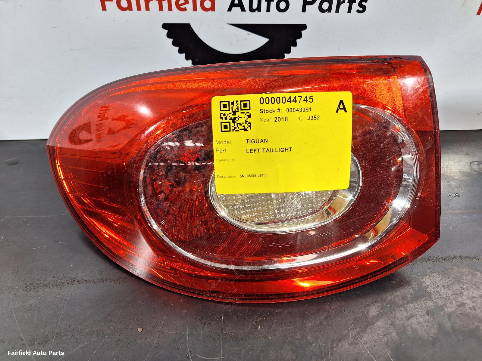 2008-2011 Volkswagen Tiguan Left Taillight