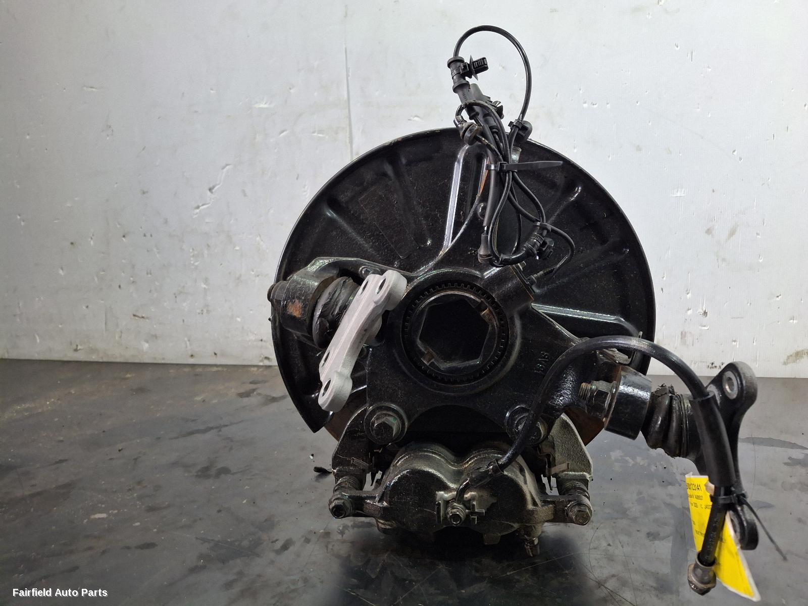2017-2025 Ldv D90 Right Front Hub Assembly