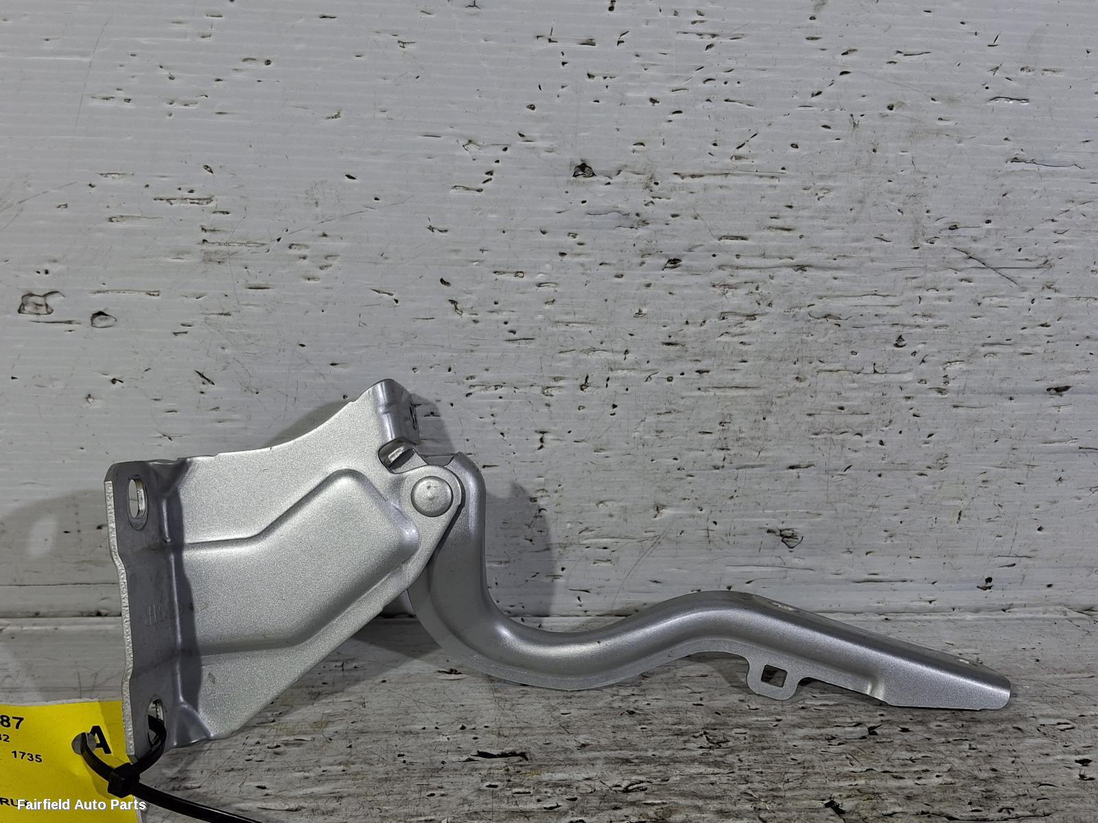 2016-2022 Nissan Serena Bonnet Hinge Strut