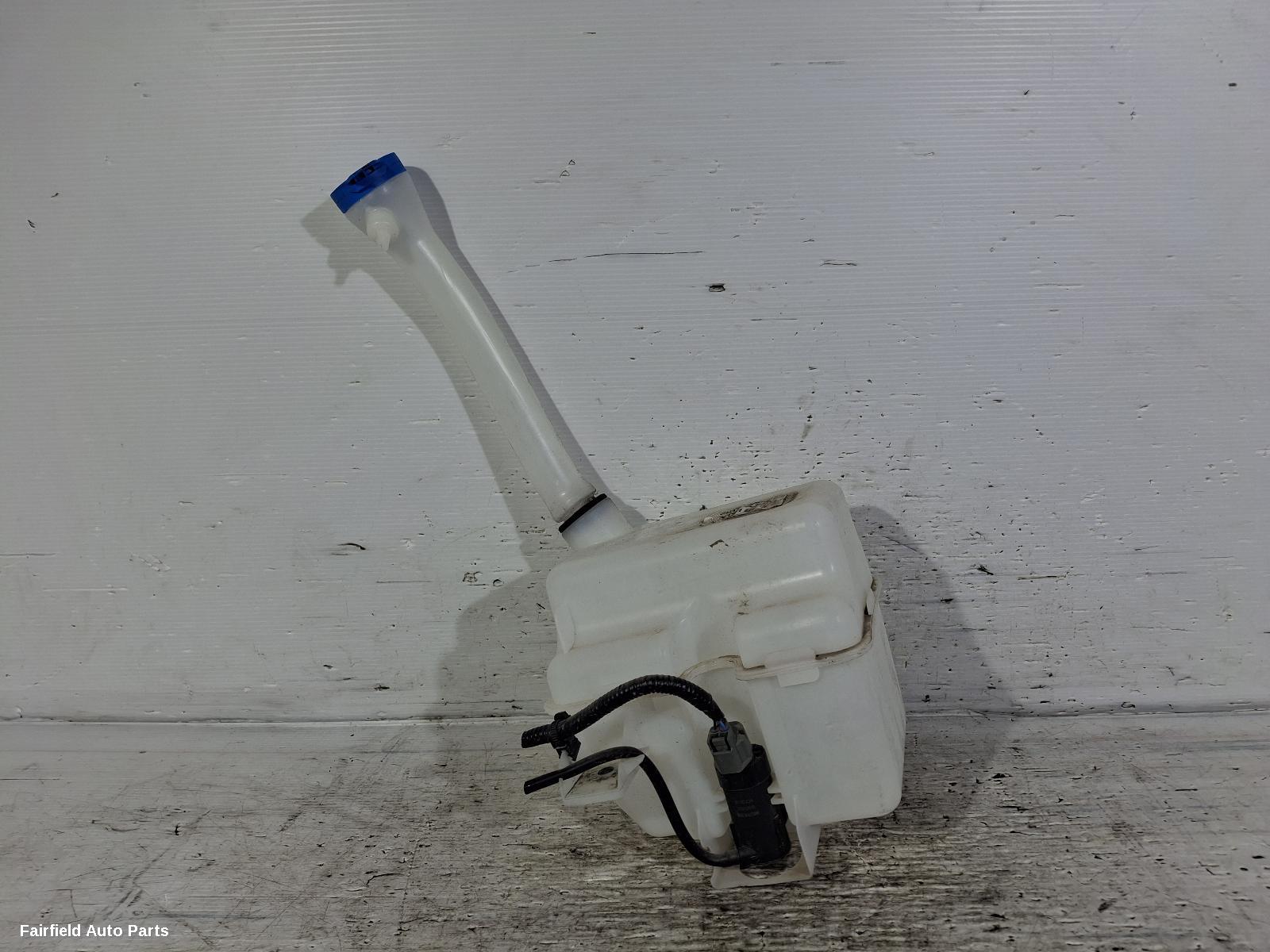 2020-2026 Ldv Deliver 9 Washer Bottle