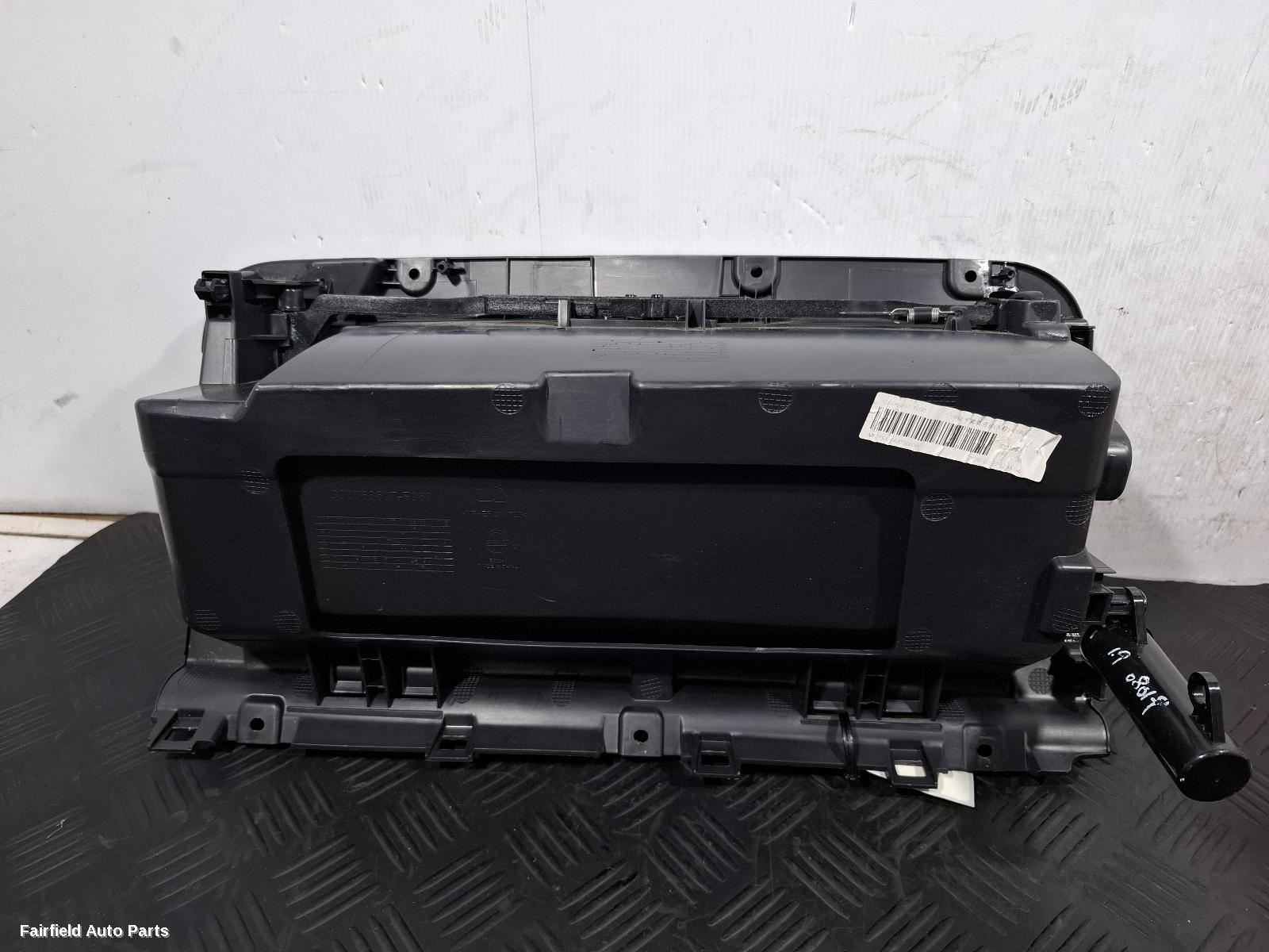 2017-2026 Ldv D90 Glove Box