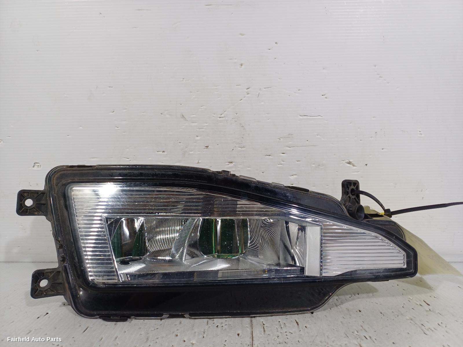 2019-2023 Volkswagen Passat Left Indicator Fog Side