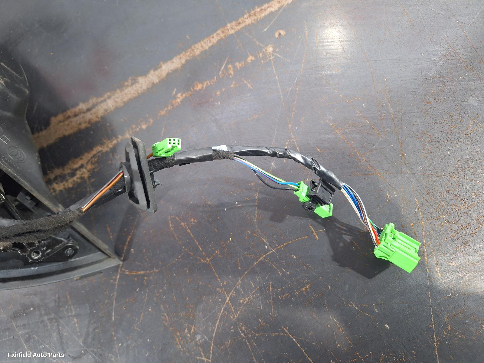 2009-2013 Volvo Xc60 Right Door Mirror