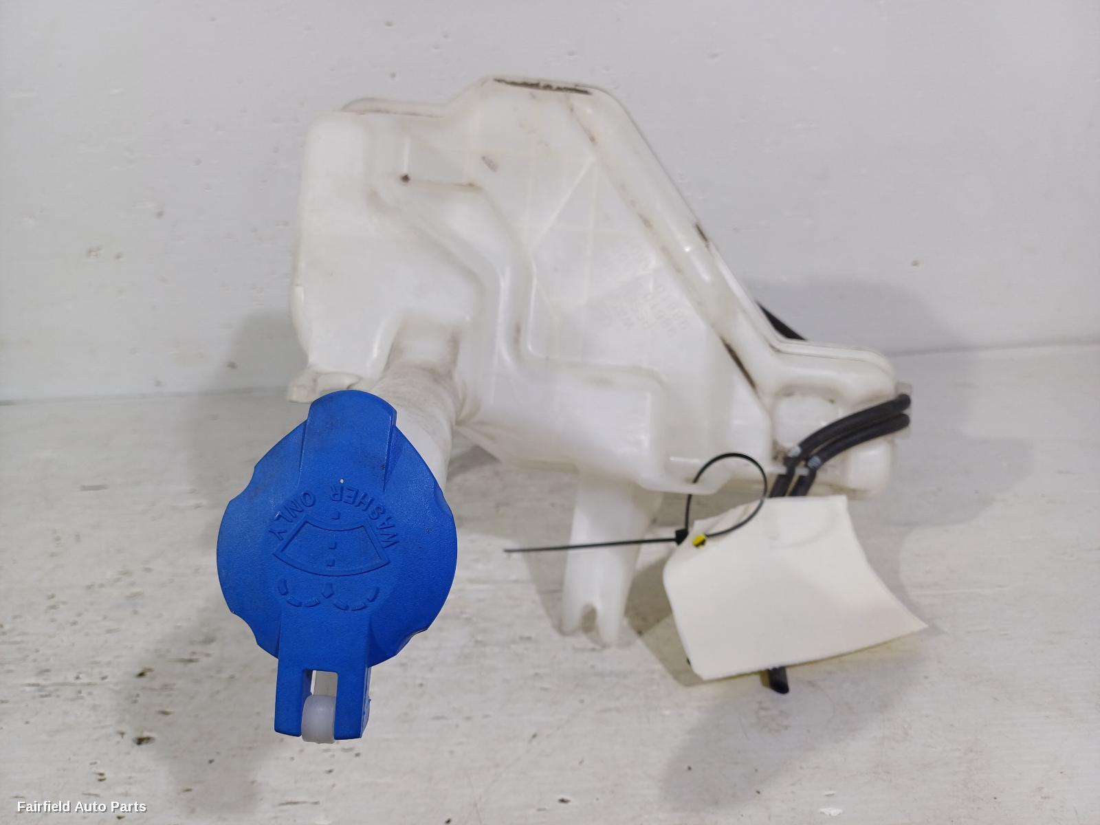 2012-2017 Hyundai I30 Washer Bottle
