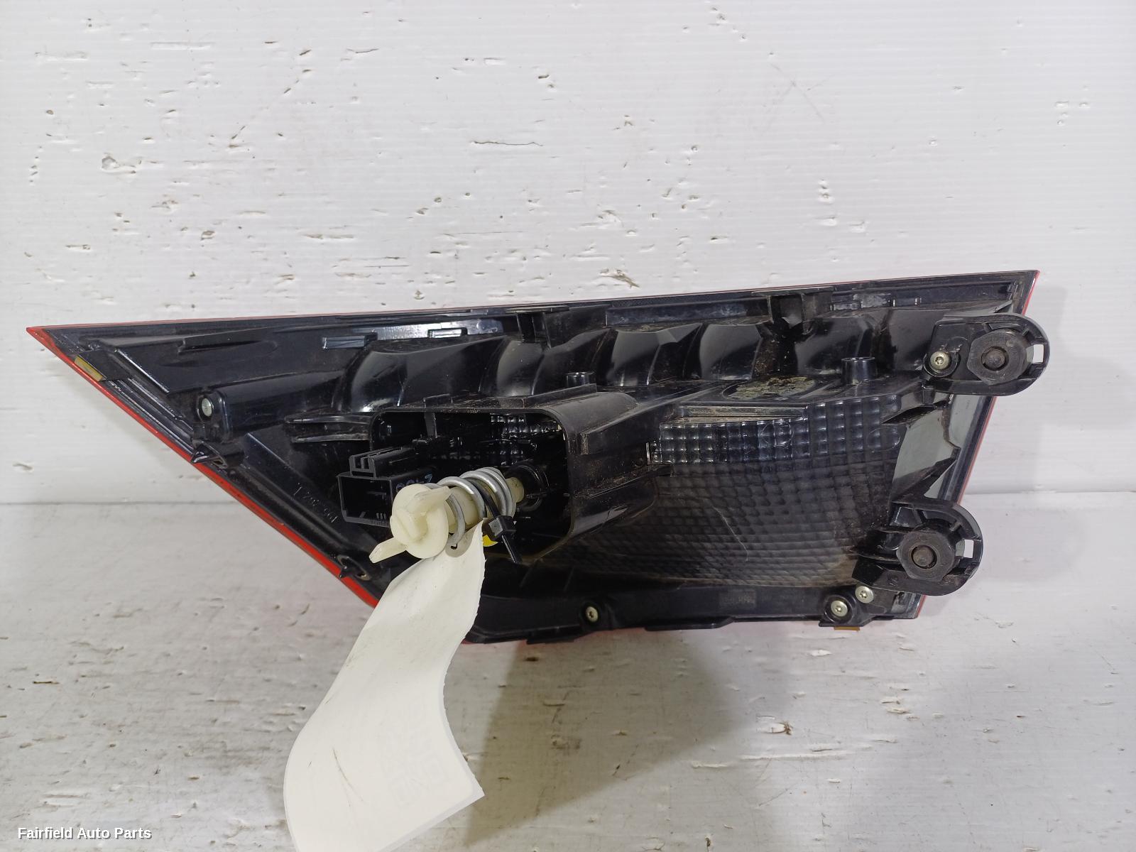 2015-2019 Volkswagen Passat Left Taillight