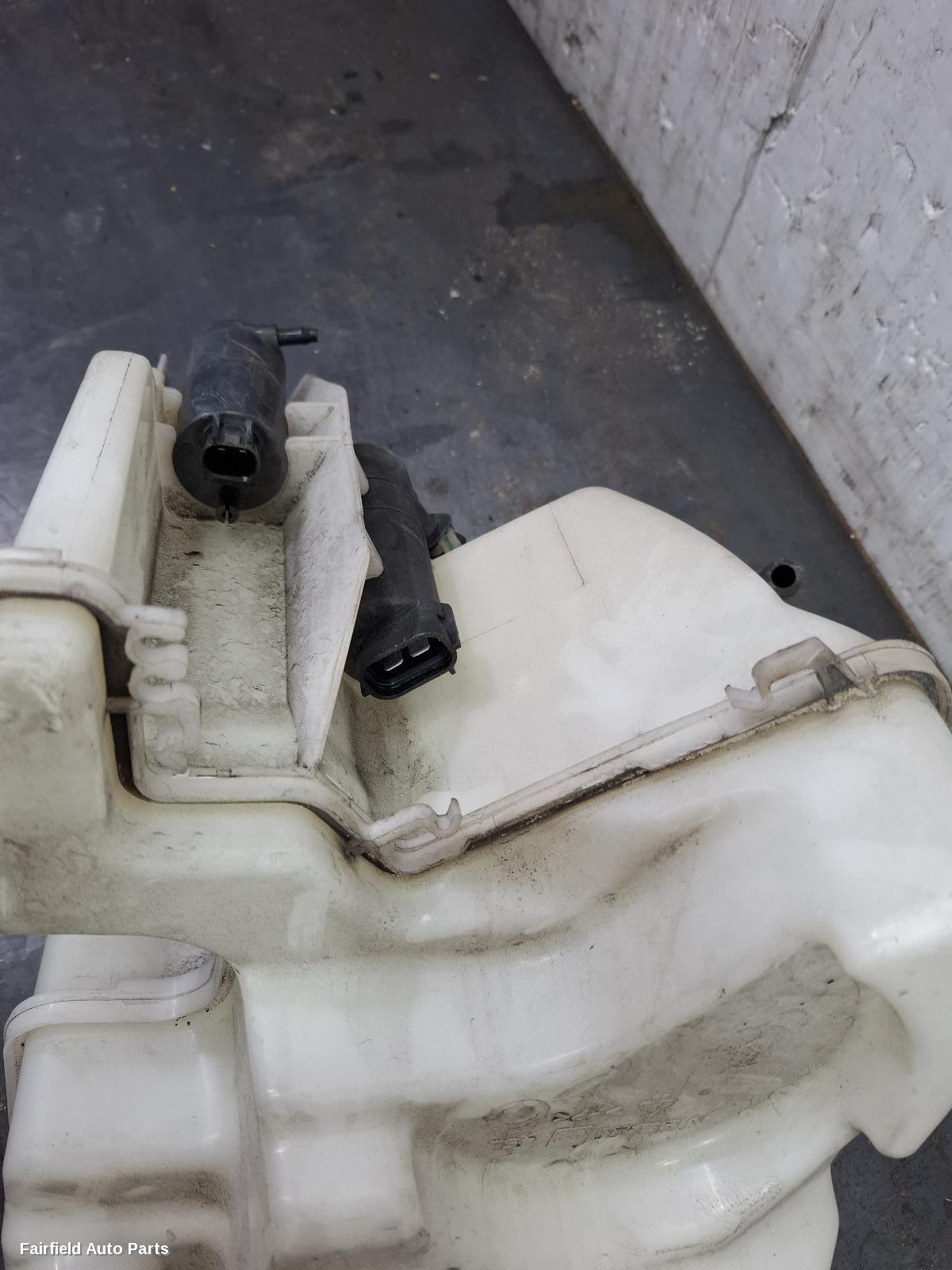 2012-2017 Nissan Pulsar Washer Bottle