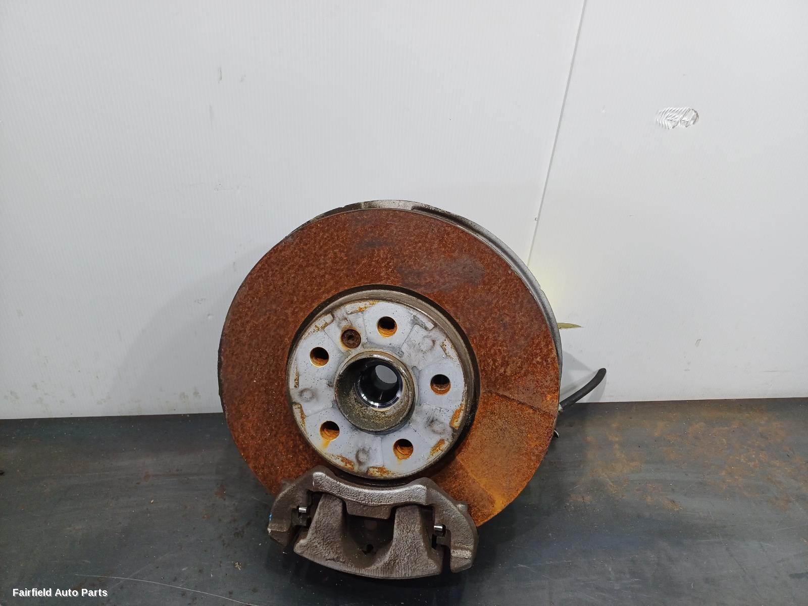 2019-2023 Bmw 1 Series Right Front Hub Assembly