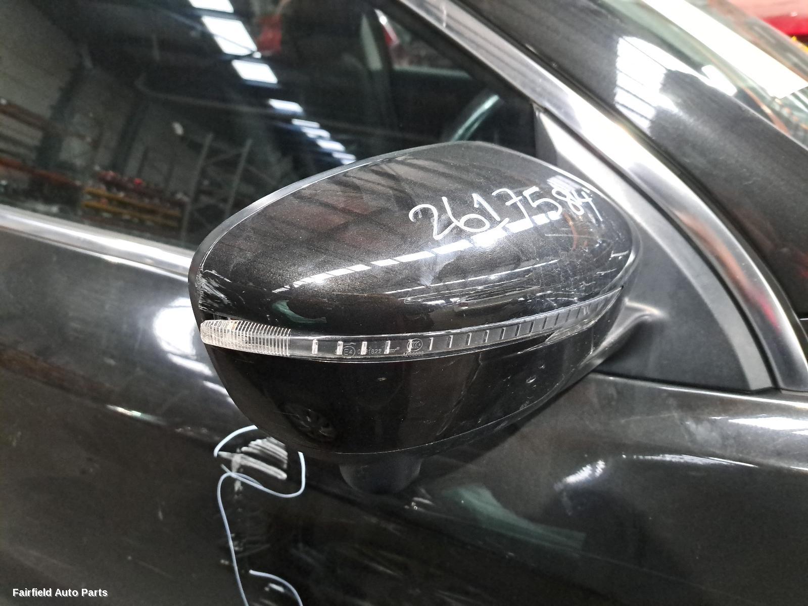 2013-2017 Nissan Qashqai Left Indicator Fog Side