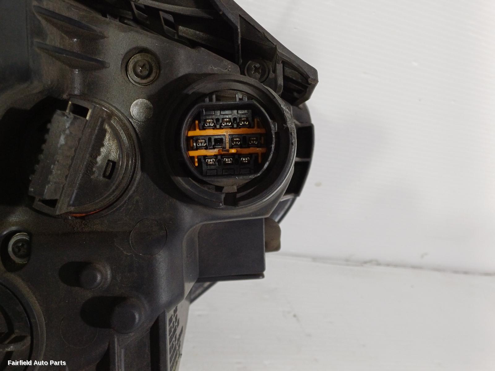 2015-2018 Hyundai Santa Fe Left Headlamp