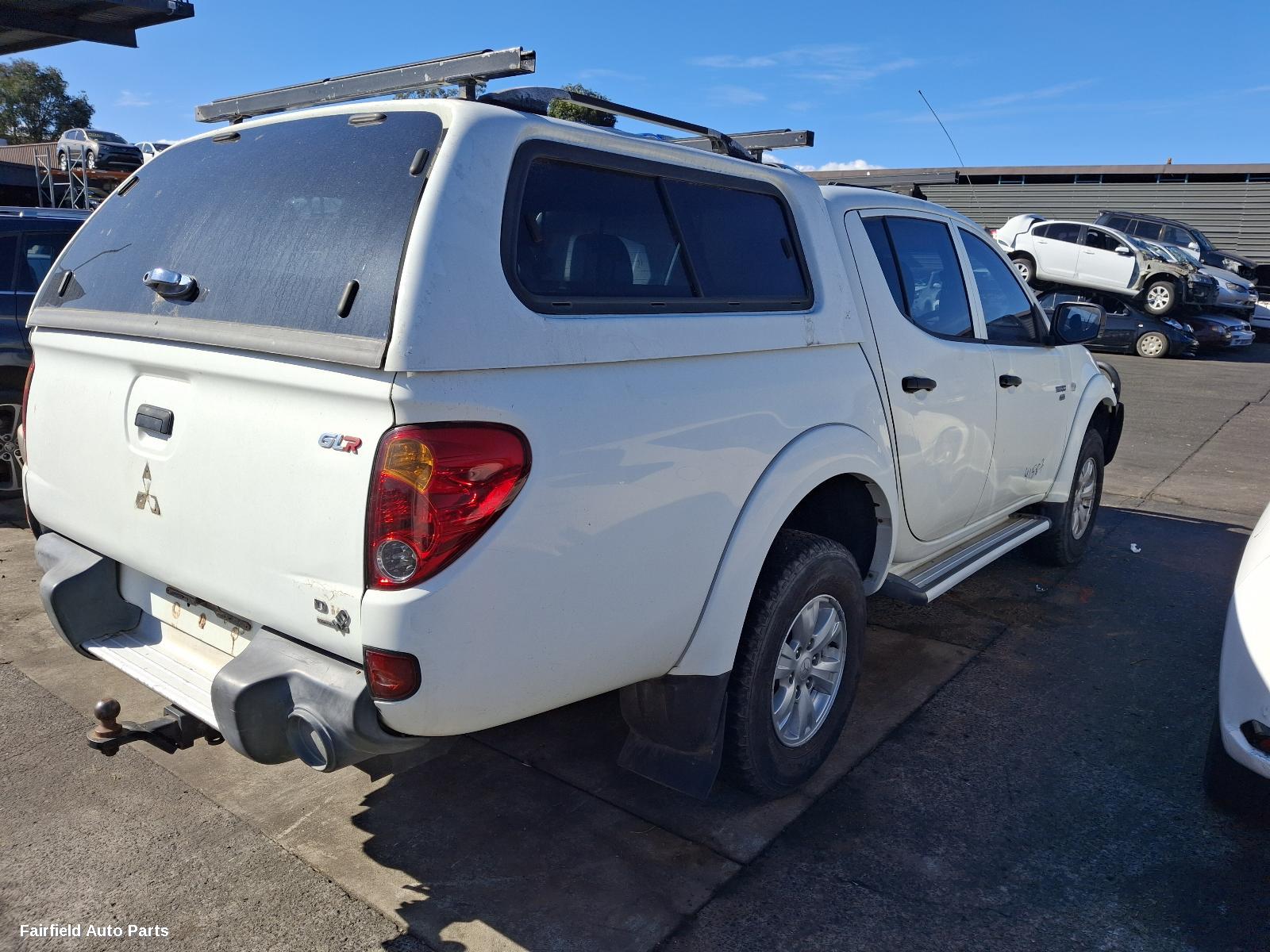 2009-2015 Mitsubishi Triton Left Rear Door Sliding