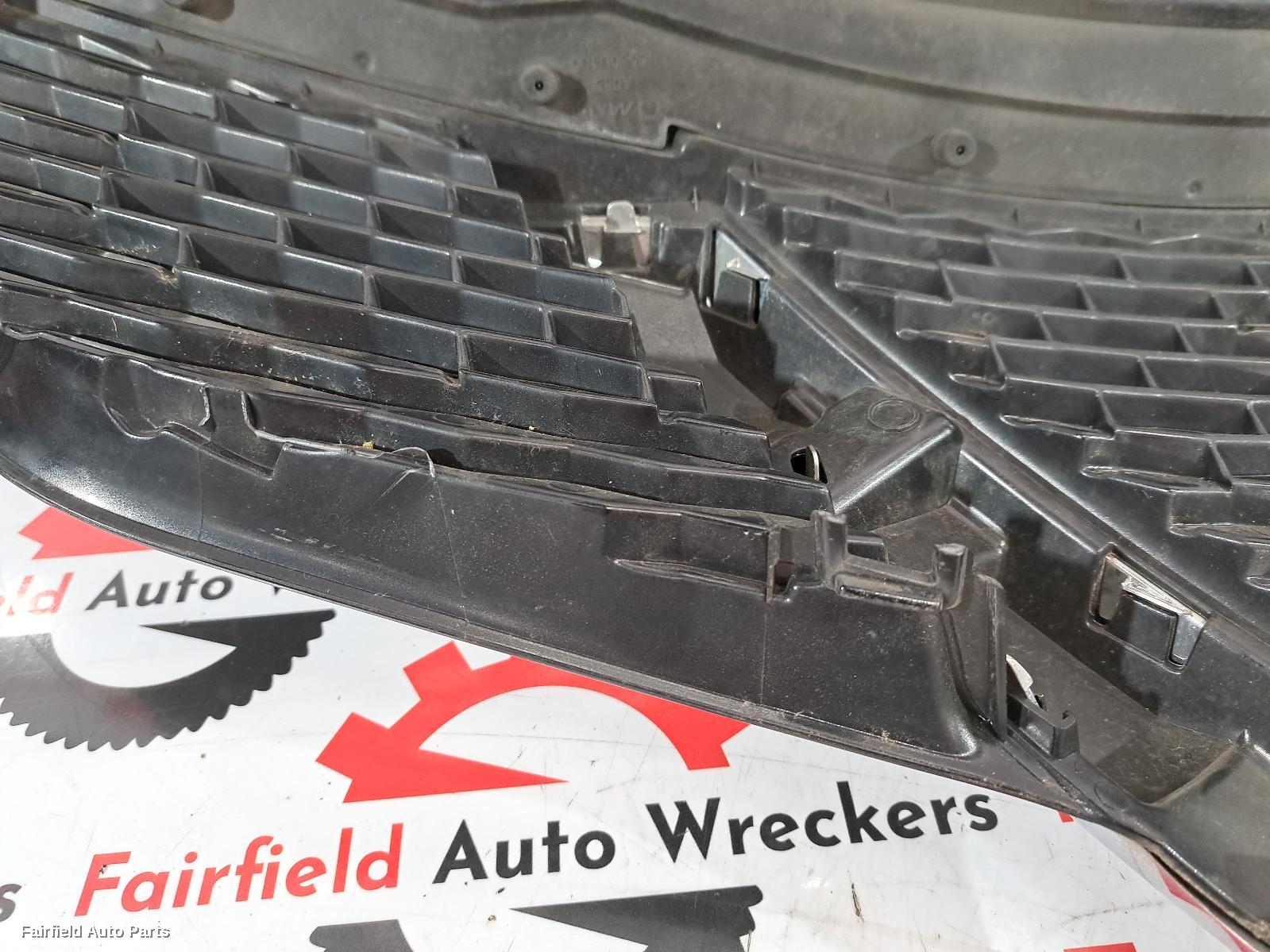 2013-2017 Nissan Qashqai Grille