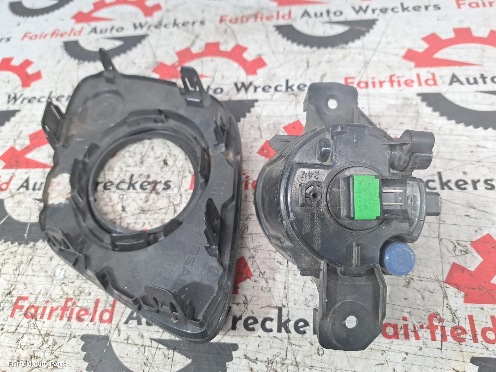 2018-2020 Mercedes X Class Left Indicator Fog Side