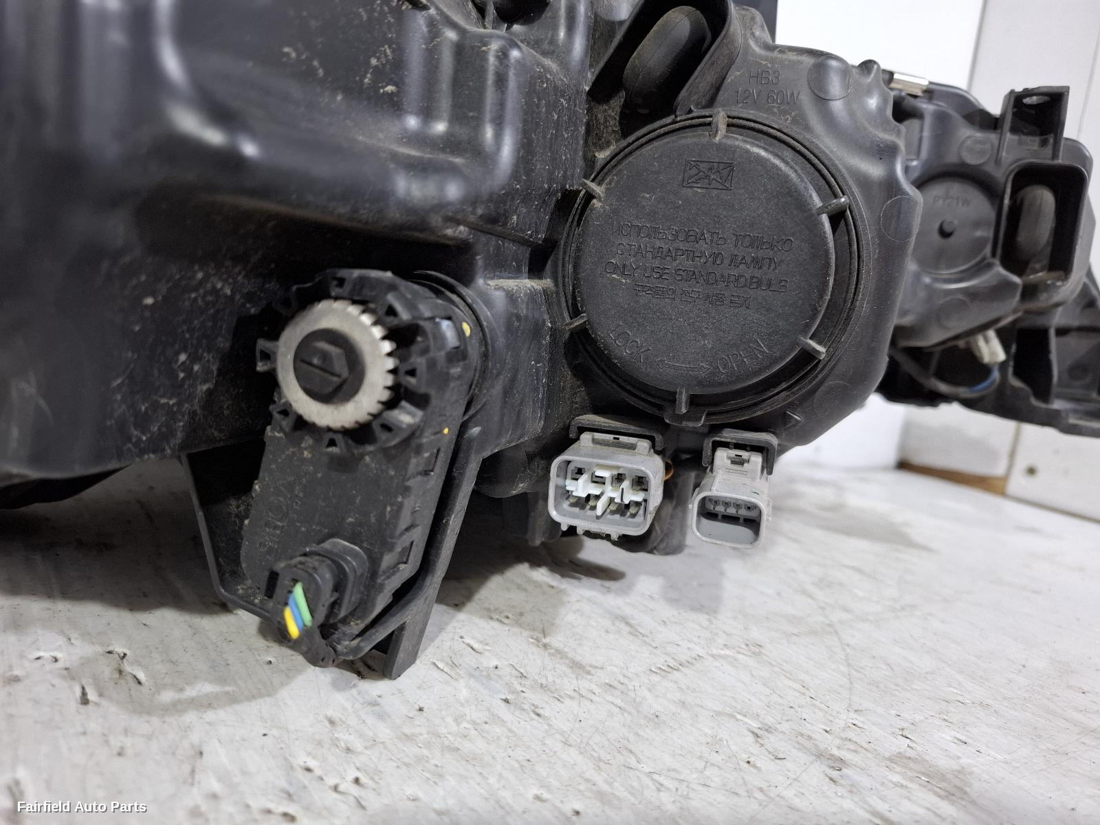 2015-2018 Mitsubishi Outlander Left Headlamp