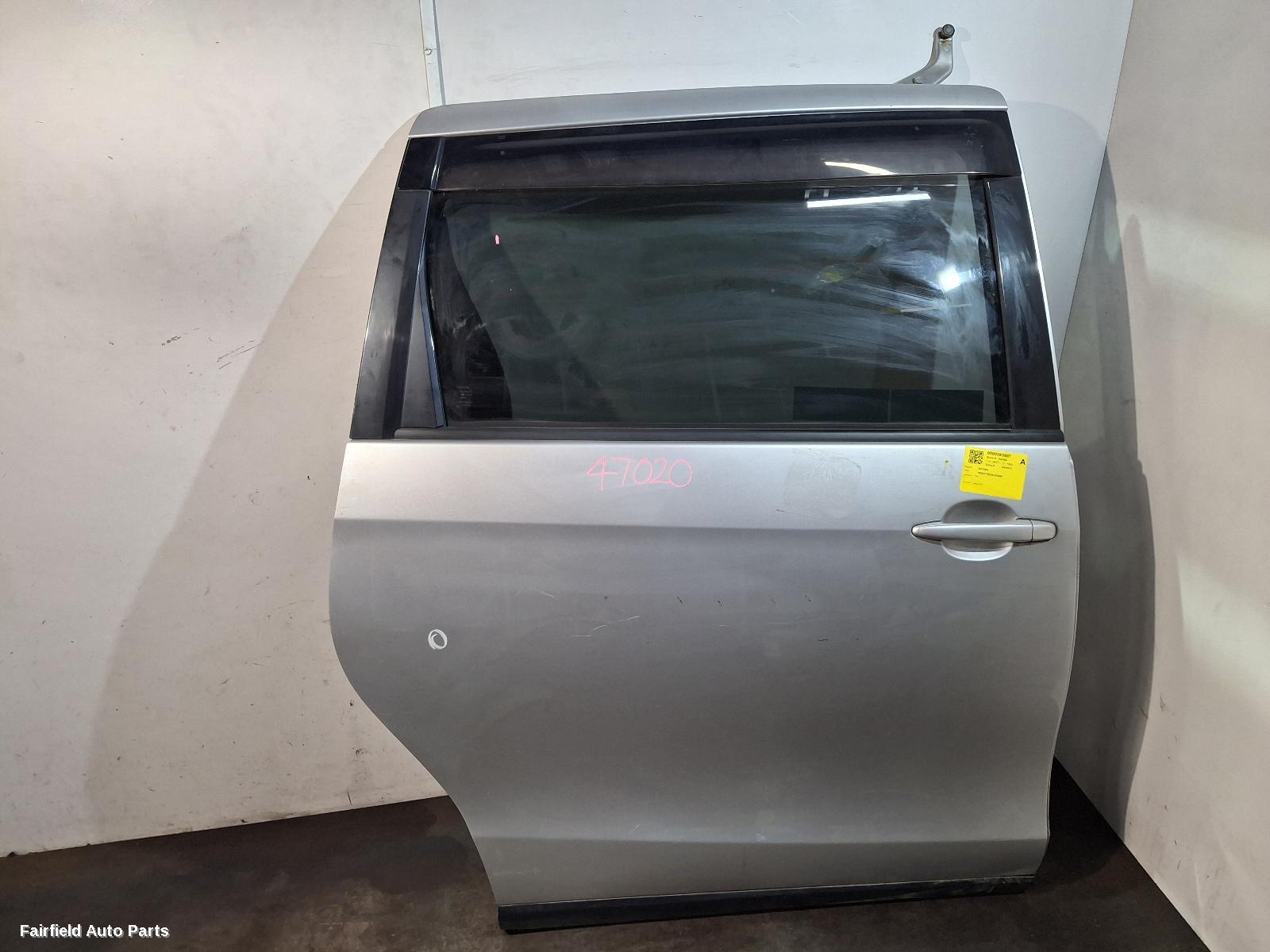 2005-2019 Toyota Estima Right Rear Door Sliding
