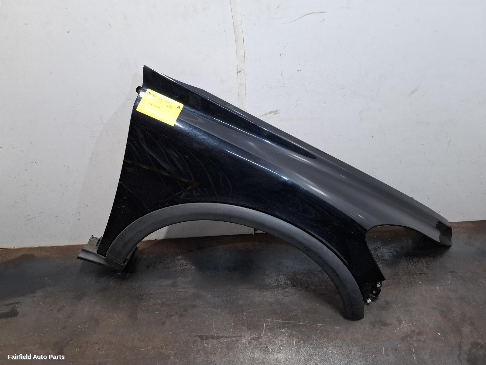 2010-2013 Volvo C30 Right Guard