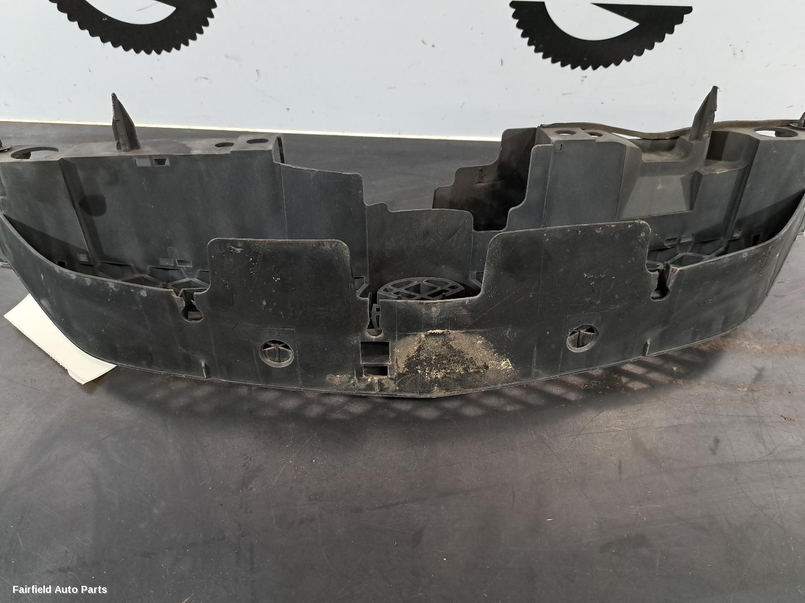2001-2003 Mazda 323 Grille