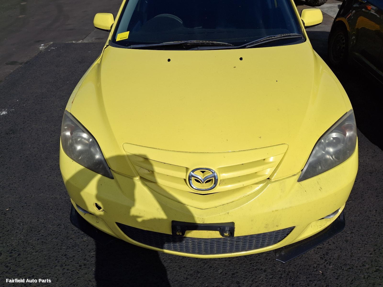 2003-2009 Mazda 3 Right Guard