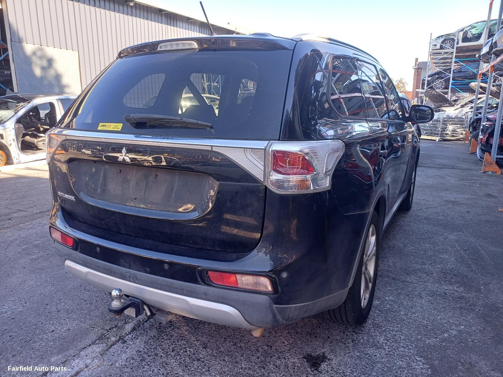 2012-2015 Mitsubishi Outlander Right Front Door