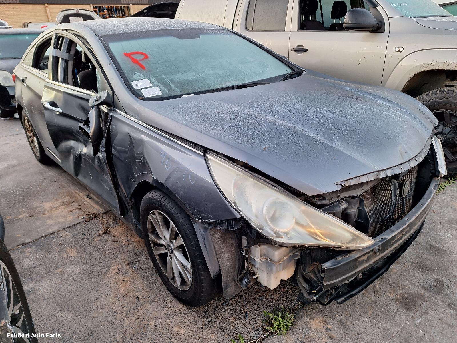 2010-2013 Hyundai I45 Rear Garnish
