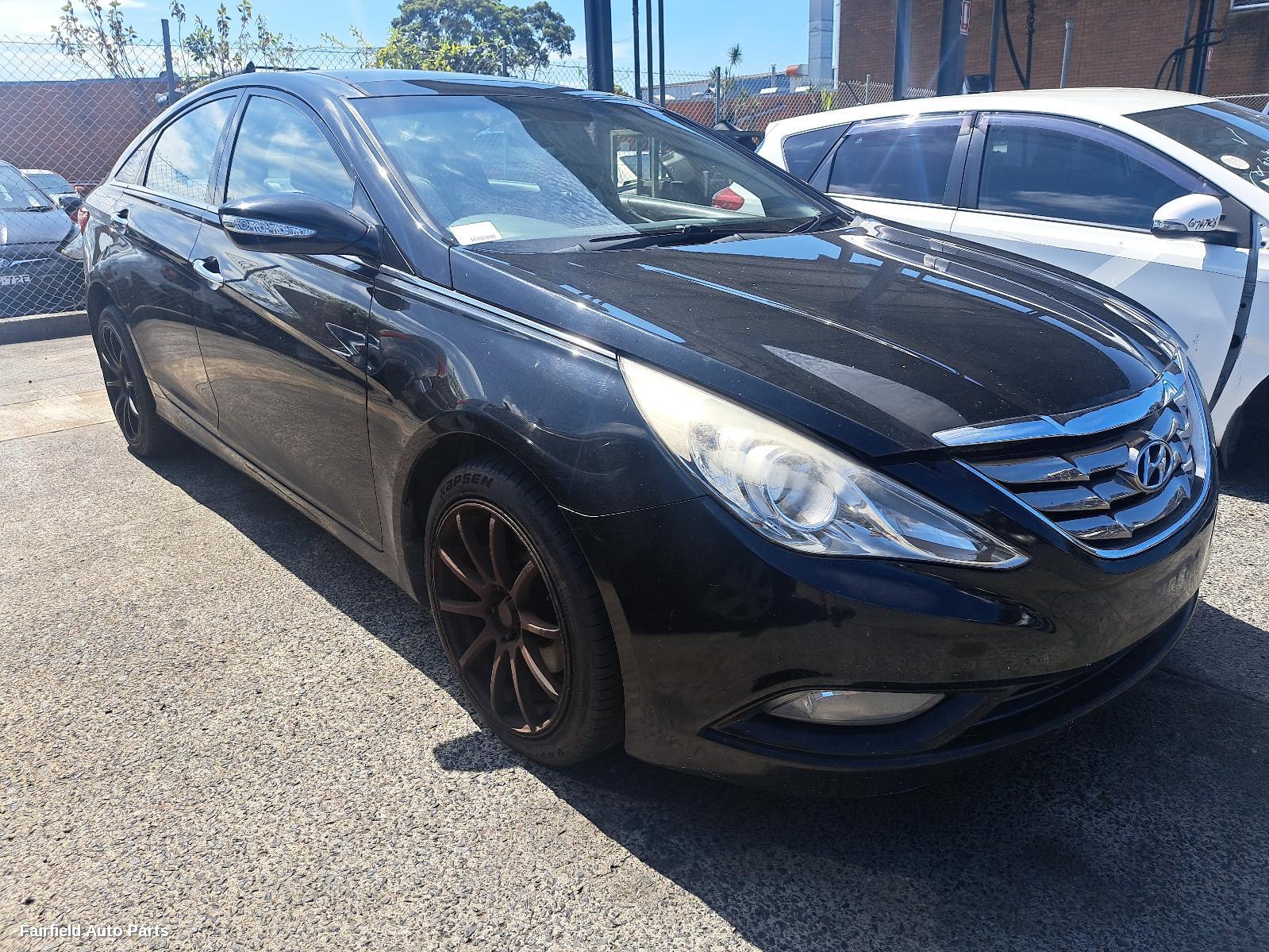 2010-2014 Hyundai I45 Left Rear Door Sliding