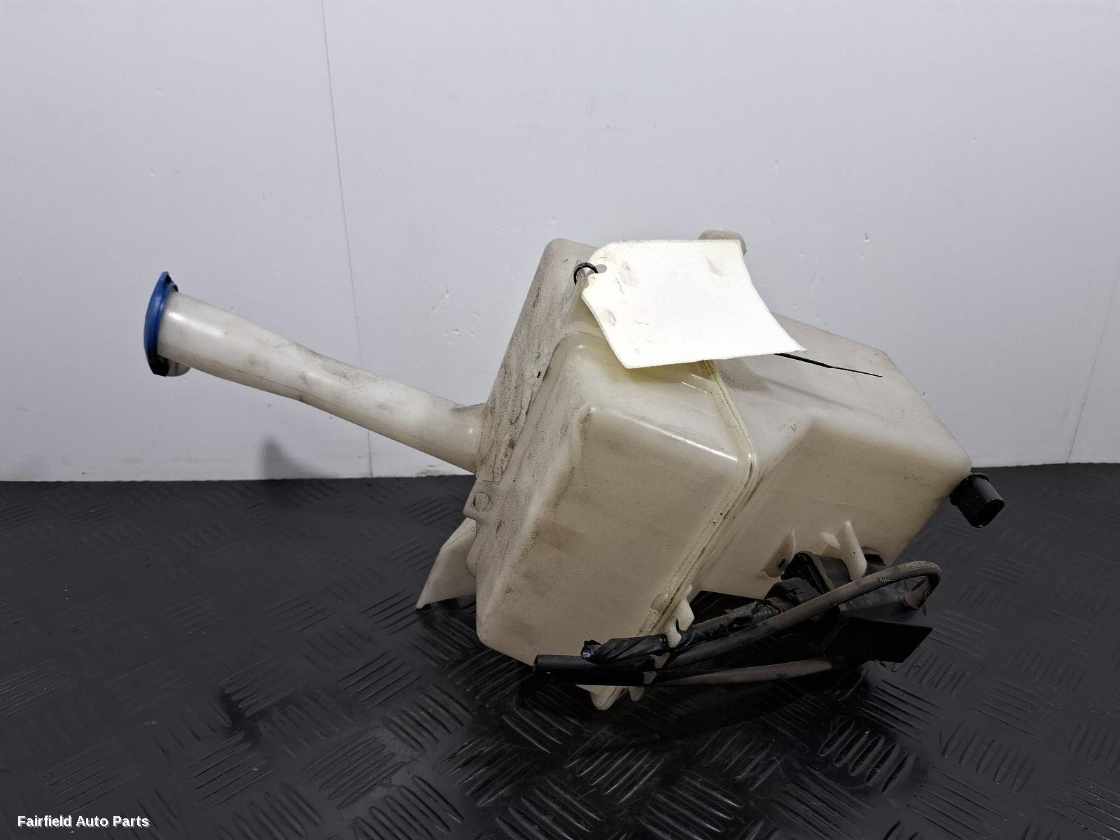 2011-2015 Hyundai I40 Washer Bottle