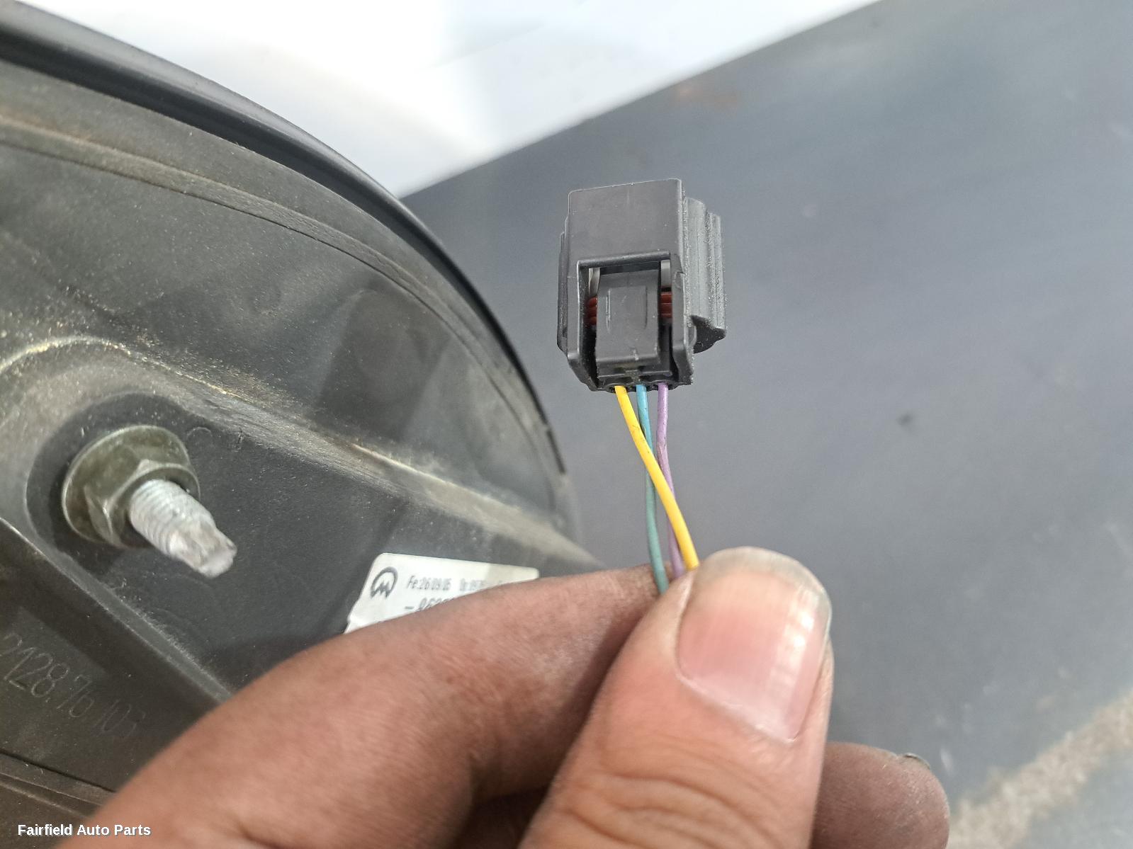 2005-2007 Nissan Pathfinder Left Door Mirror