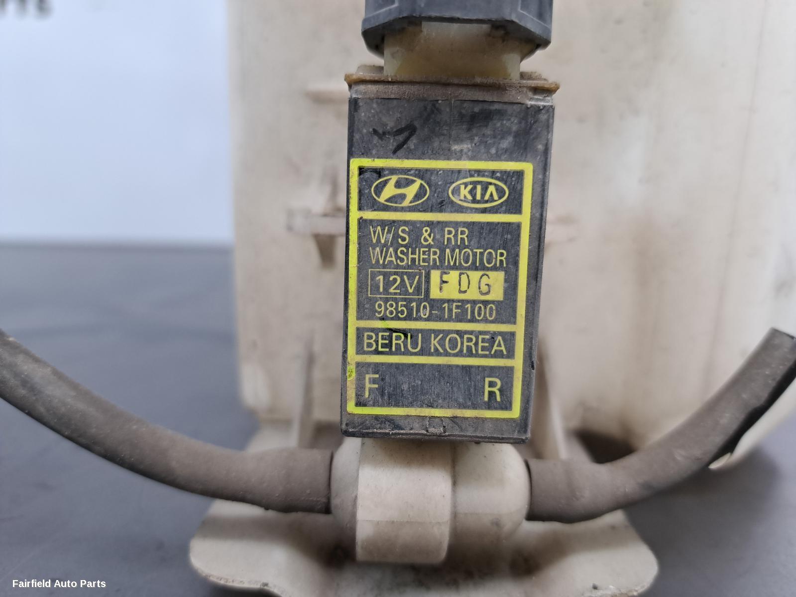 2006-2014 Kia Carnival/grand Carnival Washer Bottle
