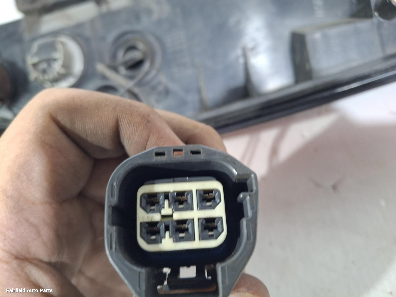 2014-2016 Land Rover Discovery Left Taillight