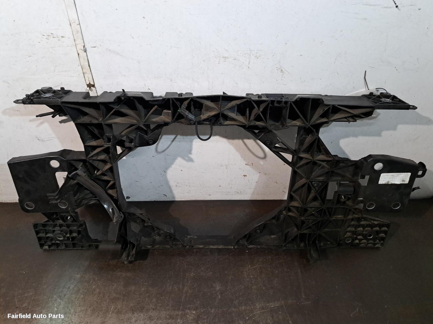 2010-2016 Renault Megane Radiator Support