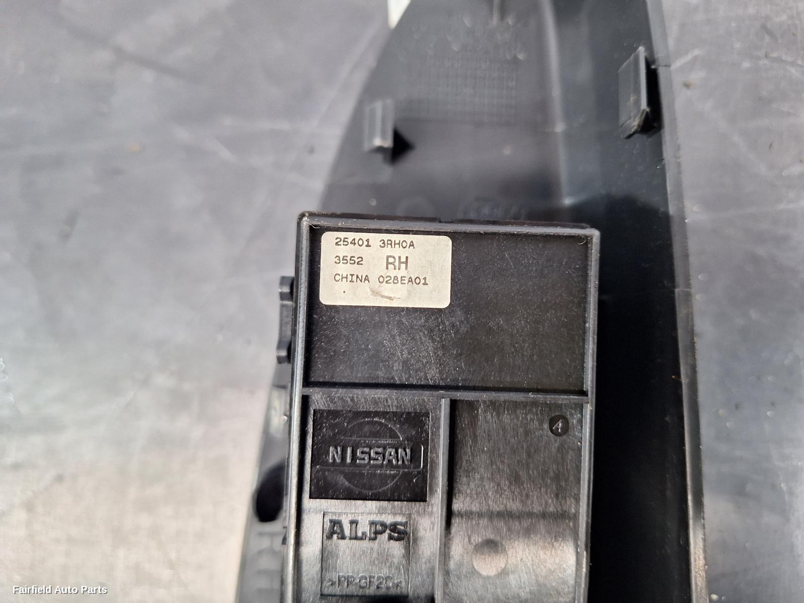 2012-2017 Nissan Pulsar Pwr Dr Wind Switch