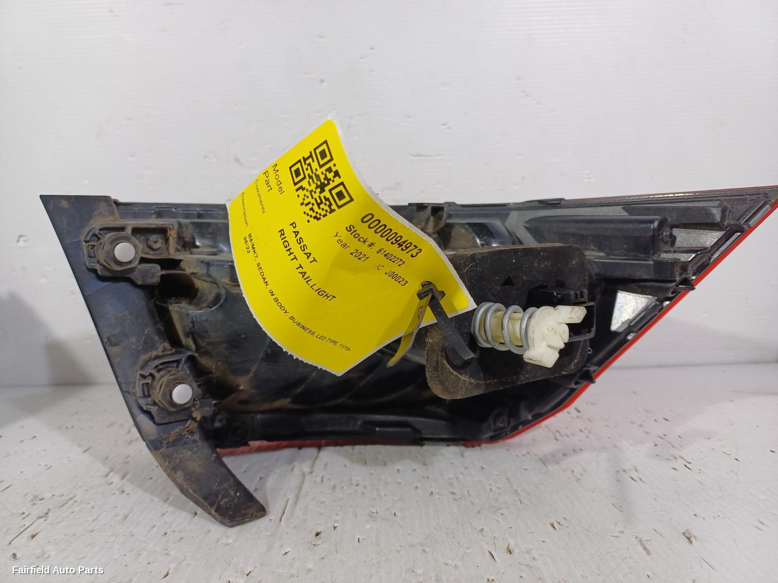 2019-2022 Volkswagen Passat Right Taillight