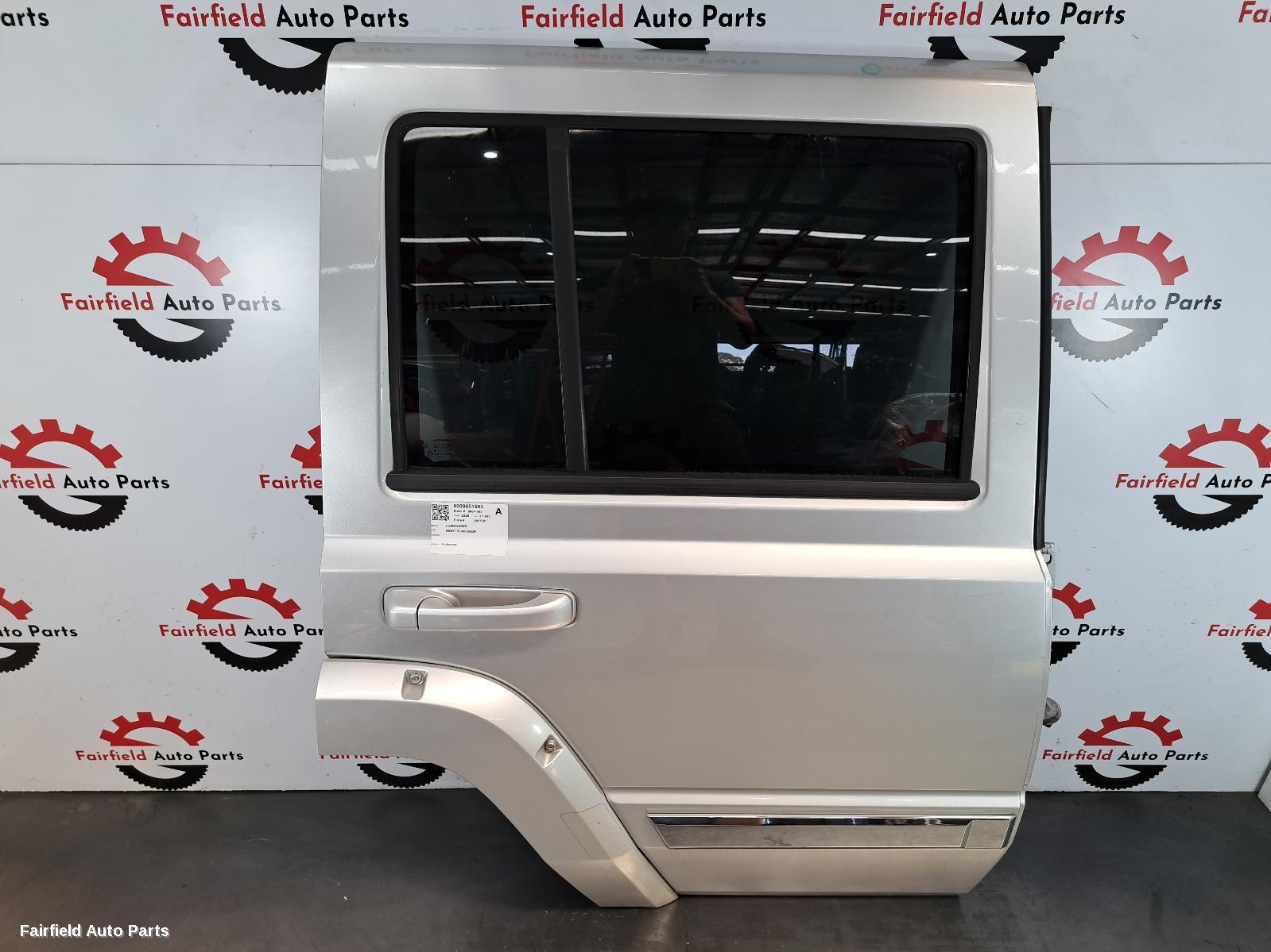 2006-2010 Jeep Commander Right Rear Door Sliding