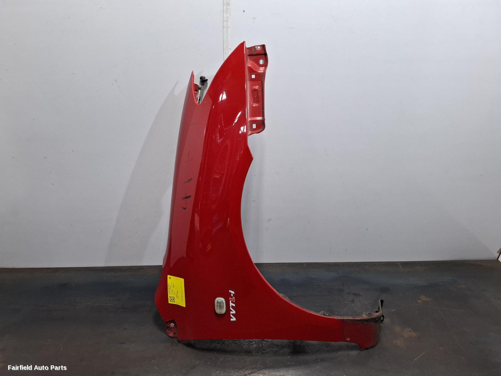 2004-2007 Toyota Corolla Right Guard