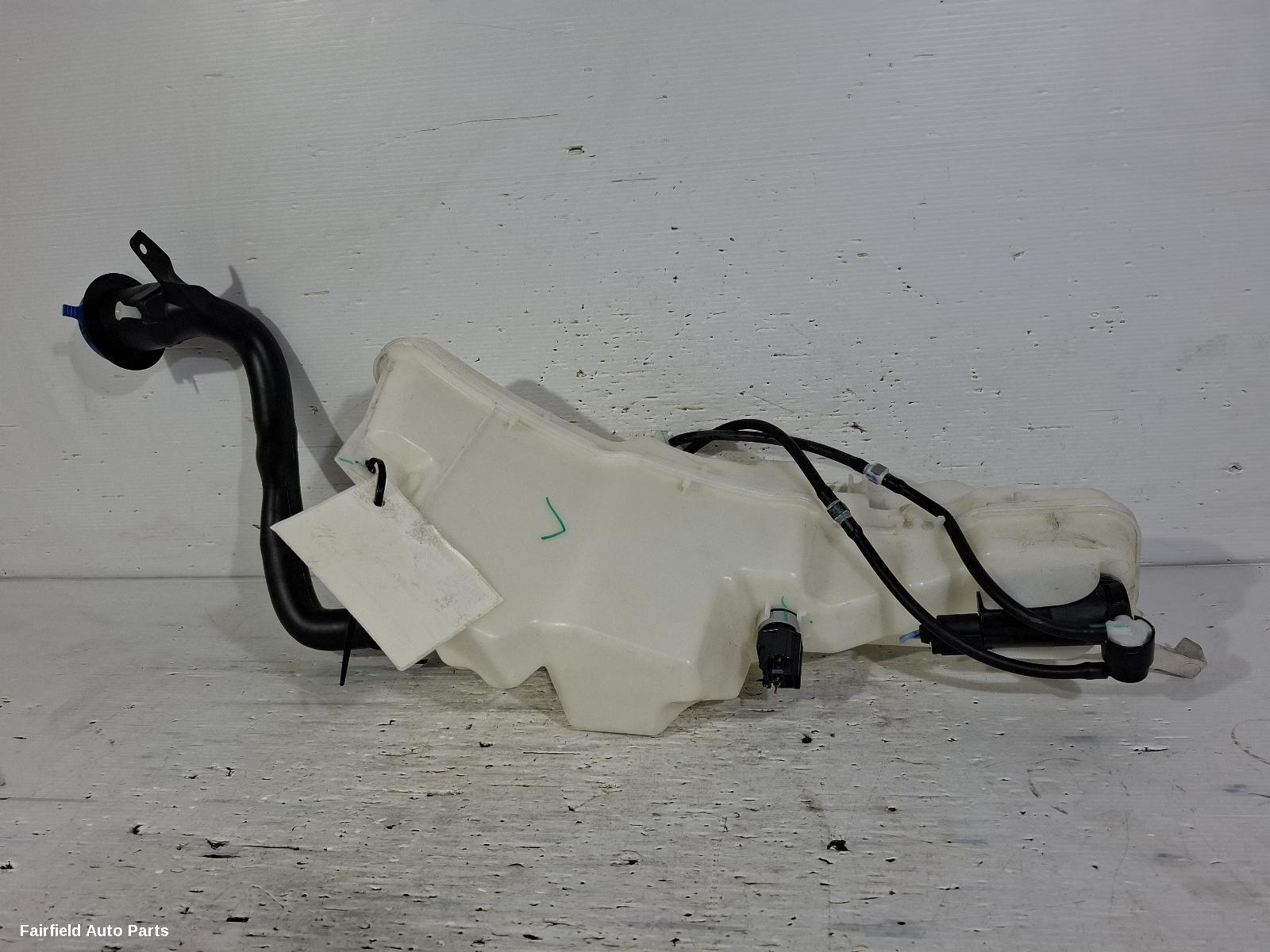 2021-2025 Volvo Xc60 Washer Bottle