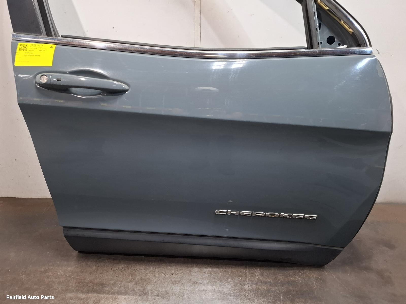 2014-2022 Jeep Cherokee Right Front Door
