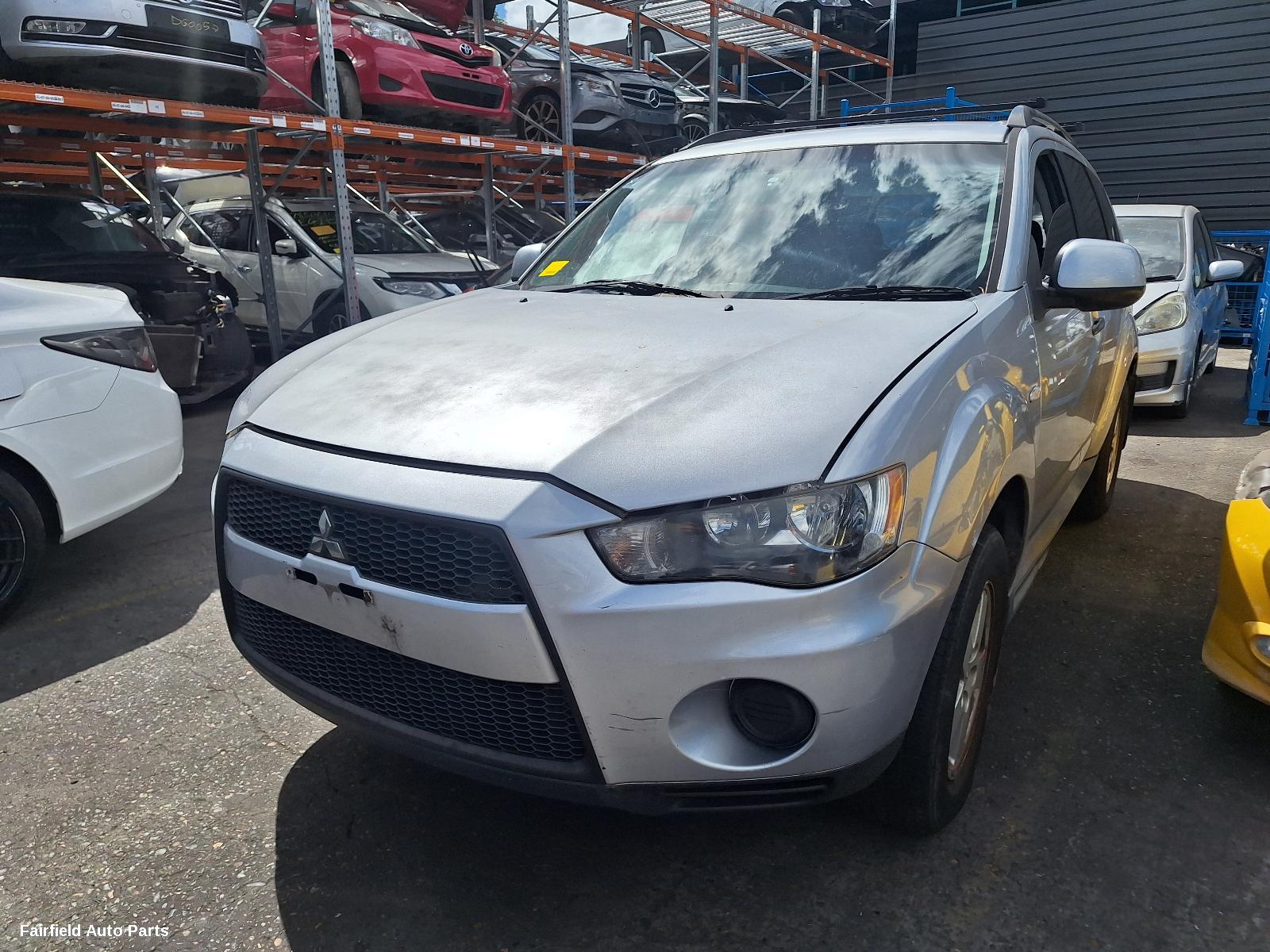 2009-2012 Mitsubishi Outlander Rear Garnish