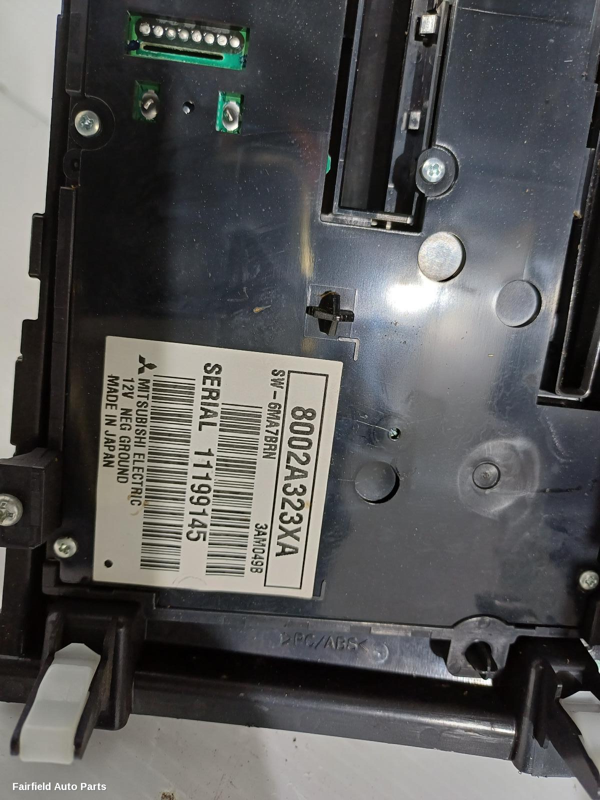 2007-2011 Mitsubishi Pajero Radio Cd Dvd Sat Tv