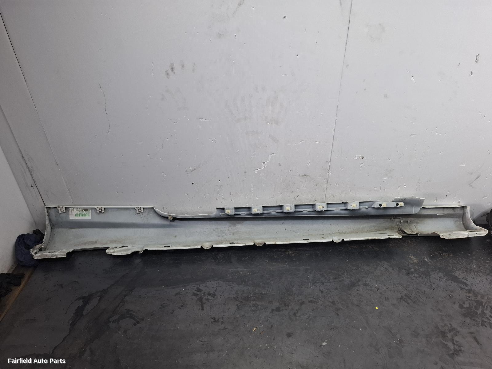2009-2016 Mercedes E Class Side Step Skirt