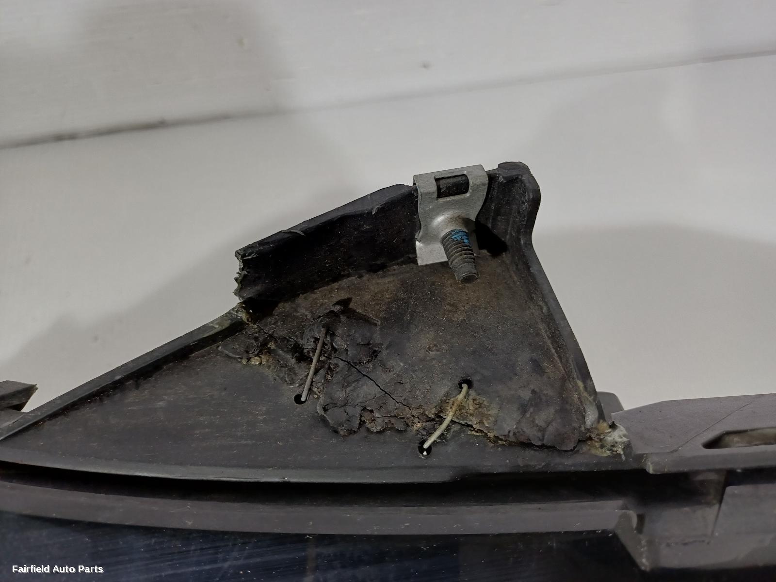 2014-2018 Jeep Cherokee Left Indicator Fog Side