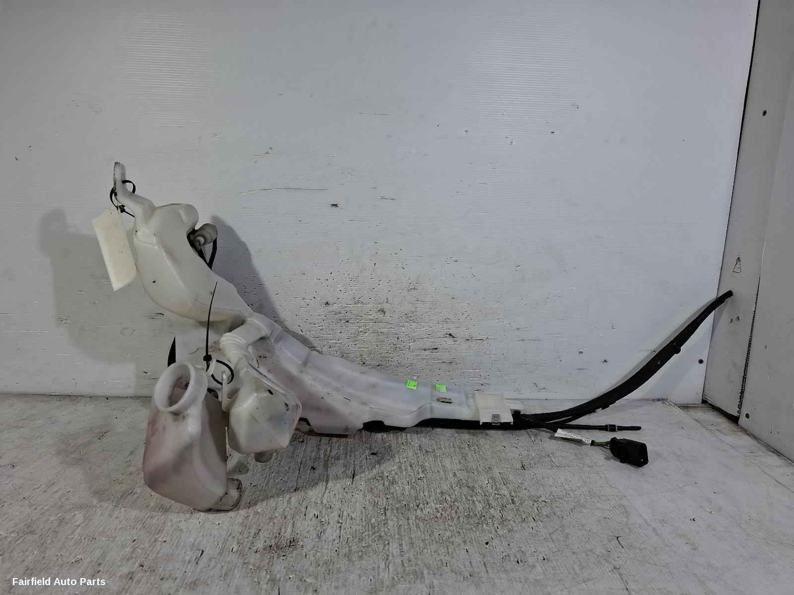 2016-2019 Skoda Superb Washer Bottle