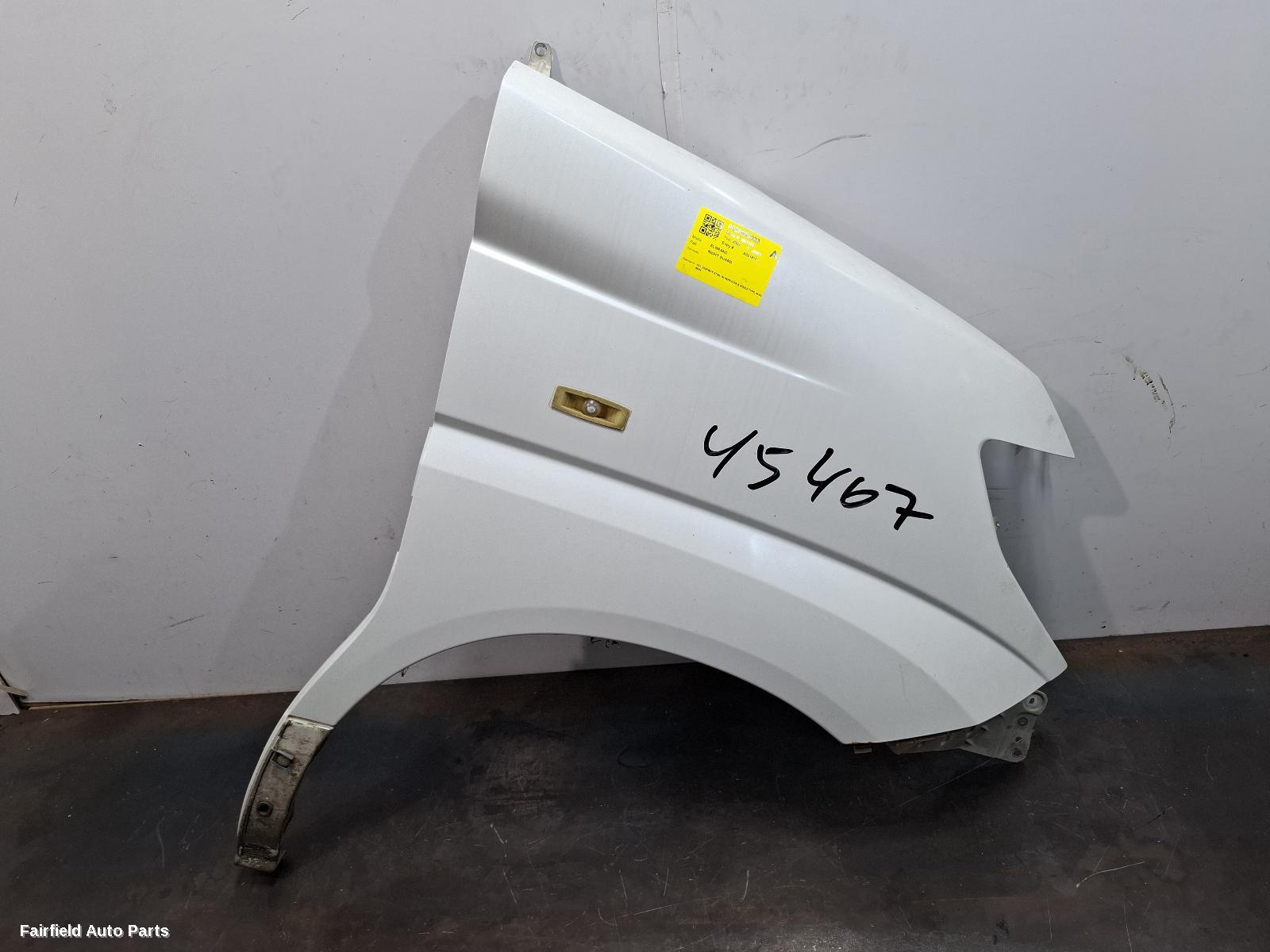 2002-2004 Nissan Elgrand Right Guard