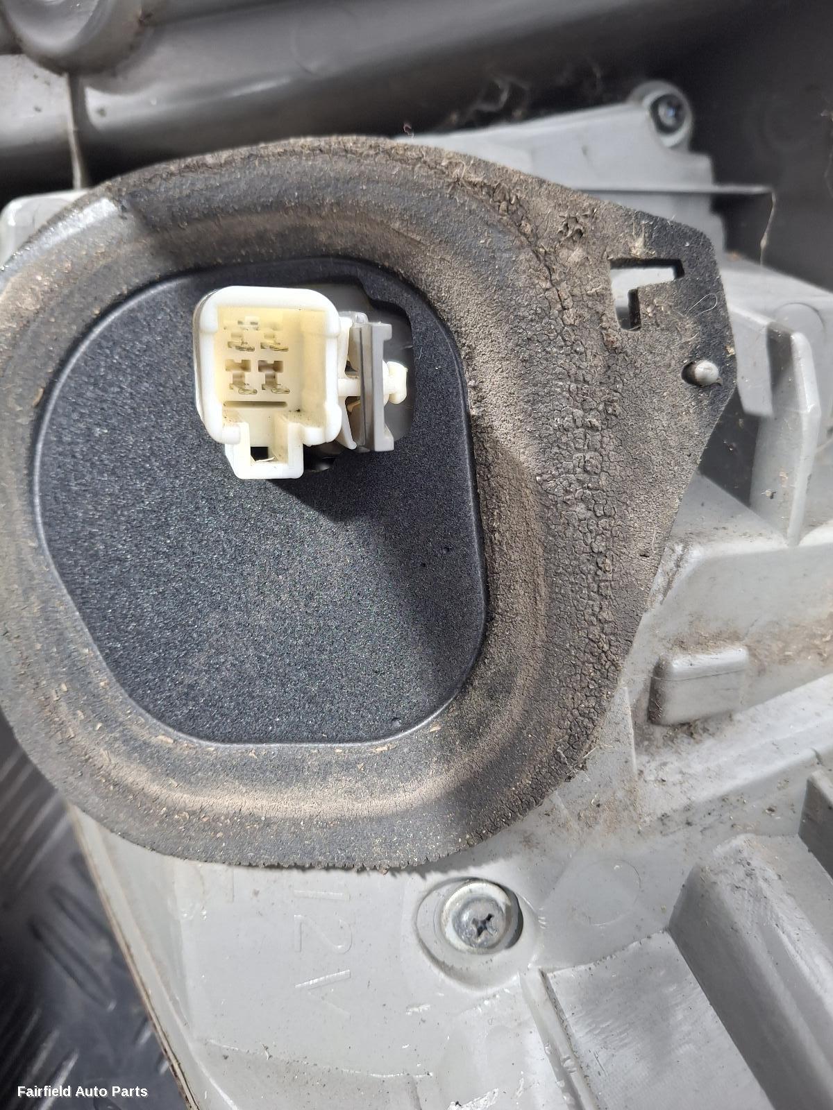 2006-2008 Toyota Tarago Left Taillight