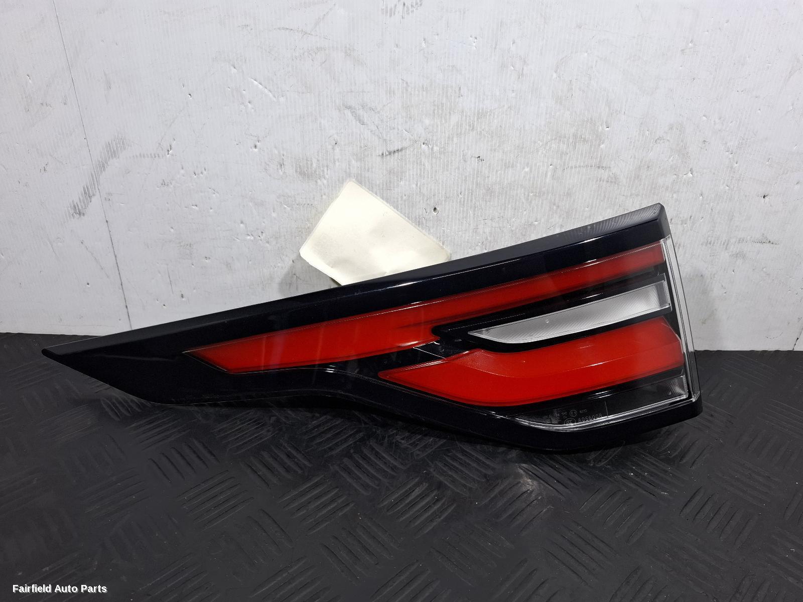 2016-2020 Land Rover Discovery Left Taillight