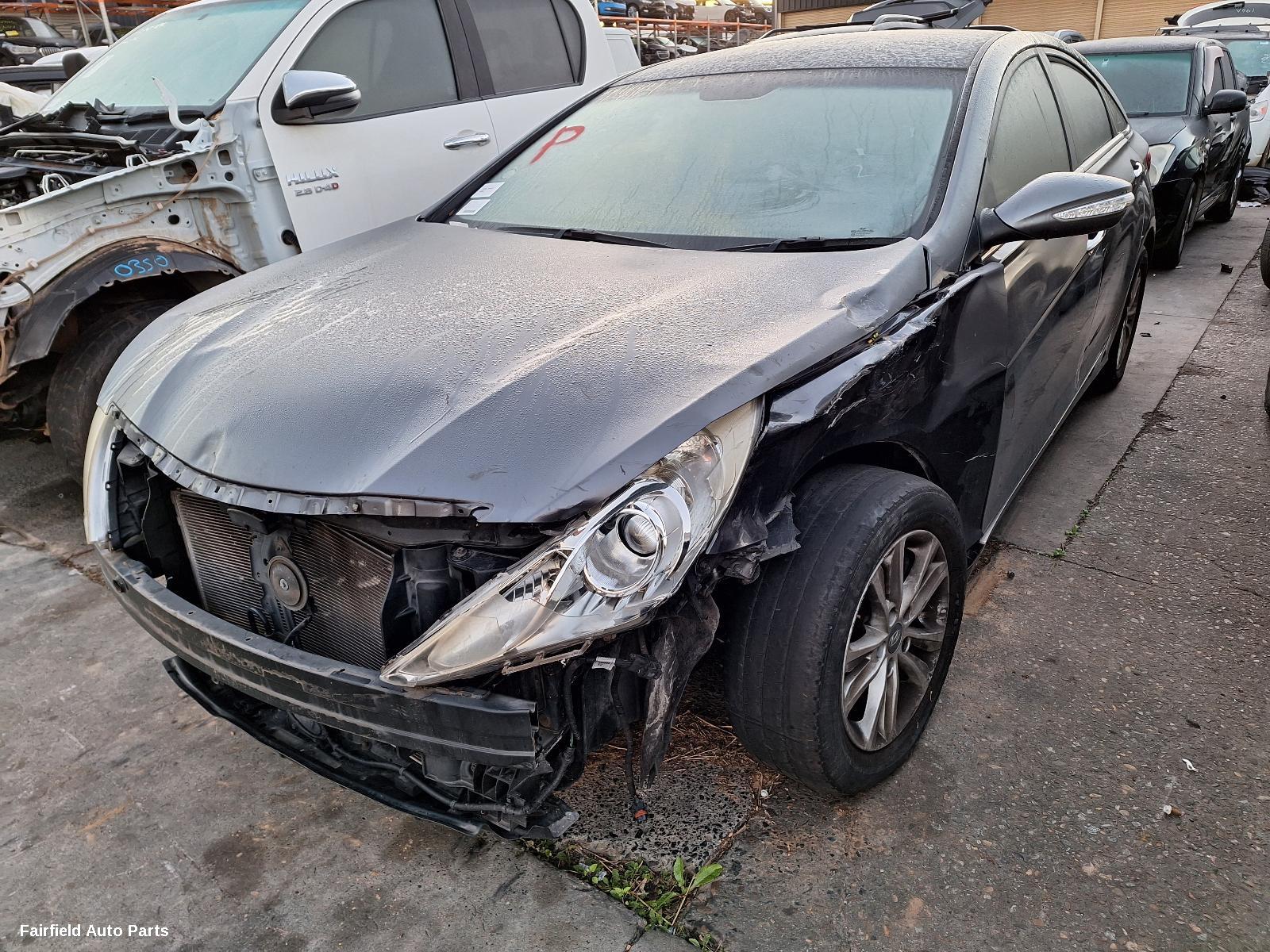 2010-2013 Hyundai I45 Rear Garnish